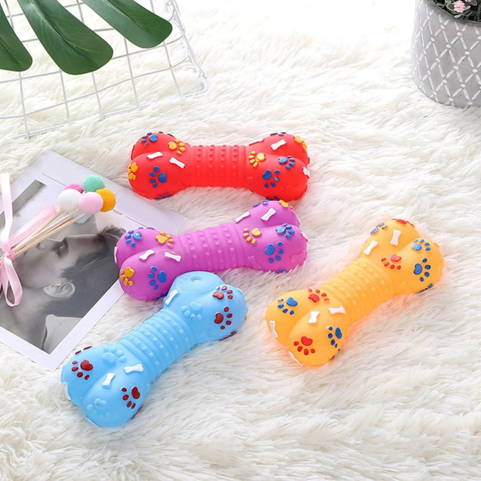 Dog Squeaky Toy Plastic Training Funny Bone Shape Dog Toy Dog Play Toy for Puppy, Random Color.